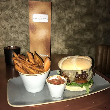 Lil's Bar And Bistro York