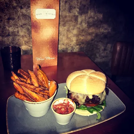Affittacamere Lil's Bar And Bistro 3*