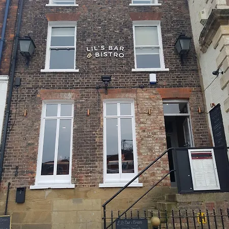 Lil's Bar And Bistro Affittacamere