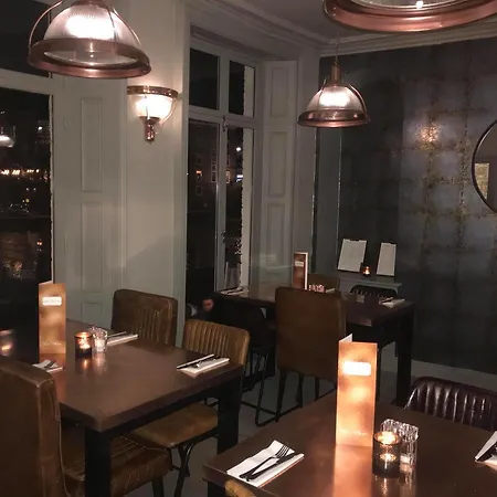 Lil's Bar And Bistro York