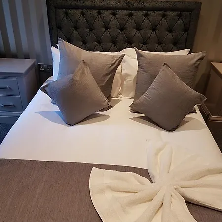 Lil's Bar And Bistro Guest house York