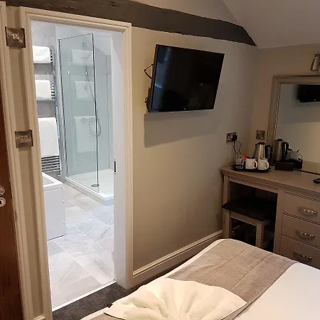 Lil's Bar And Bistro Guest house 3*