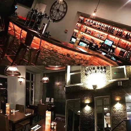 Lil's Bar And Bistro 3*